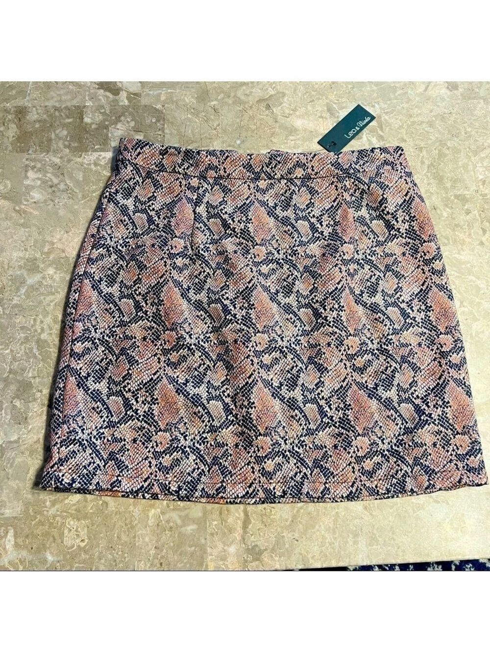 NWT Lea & Viola Pink and Black Snakeskin size small mini skirt 100% polyester